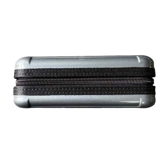 RIMOWA Eva Air Amenity Kit Case Hard Shell Gray Collectors Rare 2017 - Picture 3 of 6